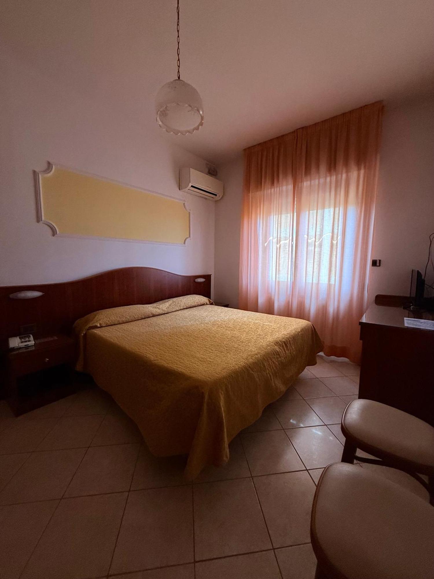 Grifone Hotel بيرودجا المظهر الخارجي الصورة