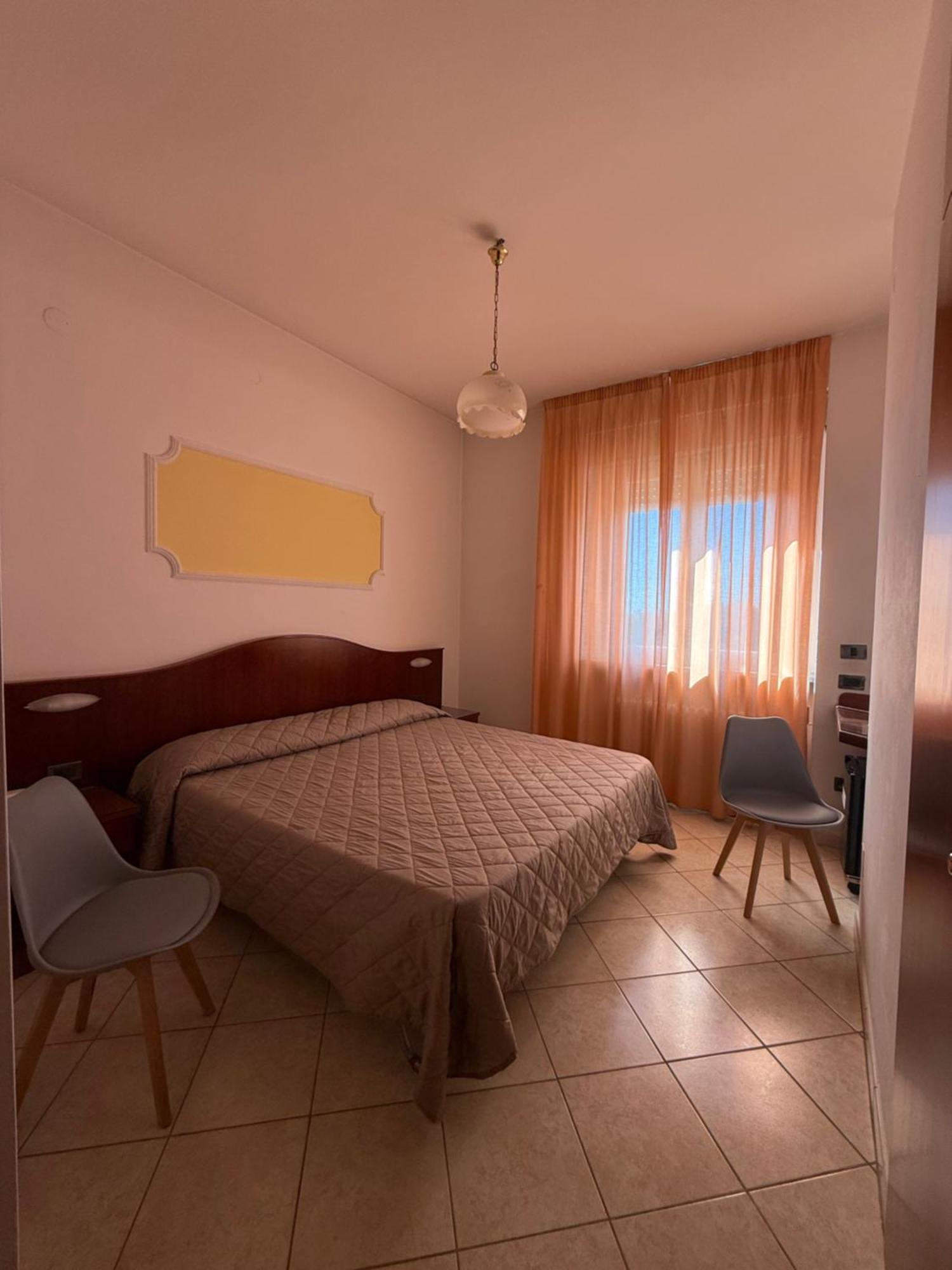 Grifone Hotel بيرودجا المظهر الخارجي الصورة