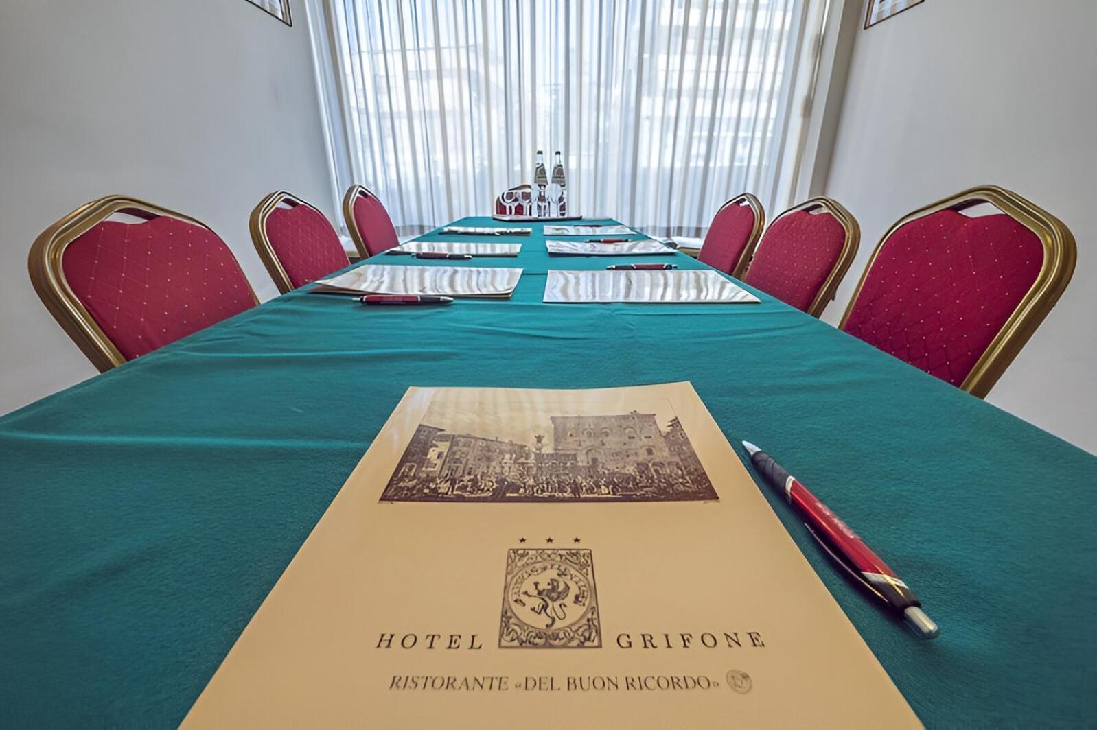 Grifone Hotel بيرودجا المظهر الخارجي الصورة