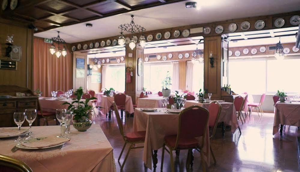 Grifone Hotel بيرودجا المظهر الخارجي الصورة